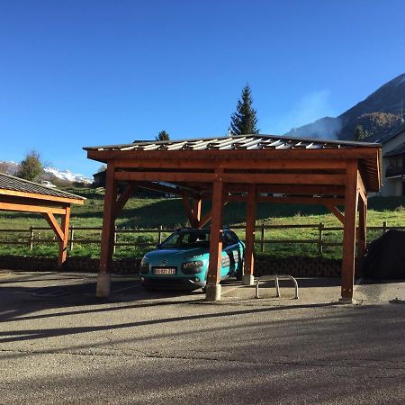 Appartement Offrant Une Magnifique Vue Des Montagnes Saint-Leger-les-Melezes Exterior photo