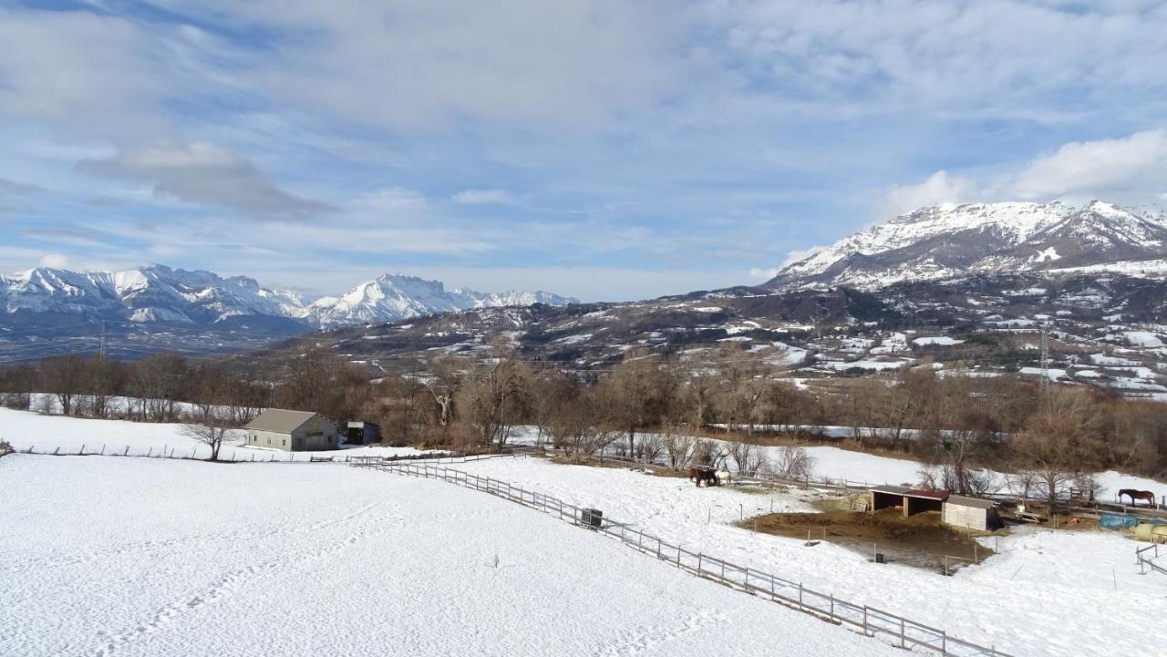 Appartement Offrant Une Magnifique Vue Des Montagnes Saint-Leger-les-Melezes Exterior photo