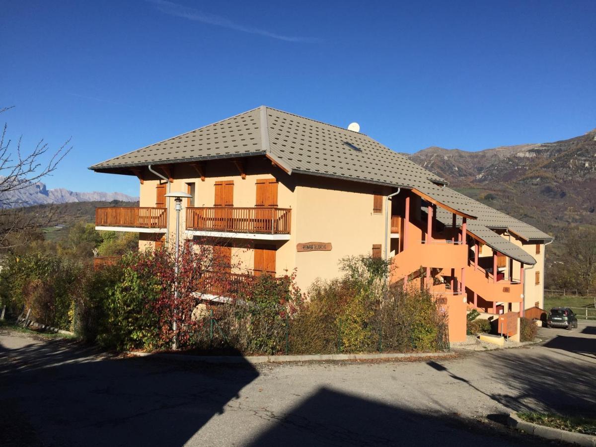 Appartement Offrant Une Magnifique Vue Des Montagnes Saint-Leger-les-Melezes Exterior photo